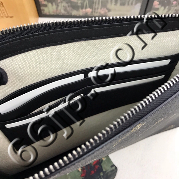 グッチ財布 レプリカ着用イメージ